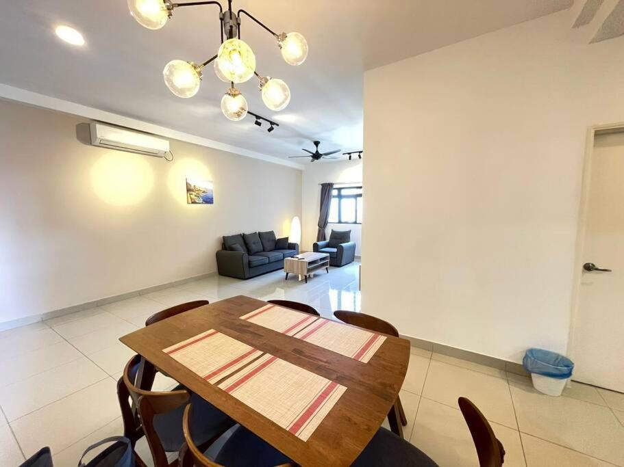 Meridin Medini By Wp Homestay 누사자야 외부 사진